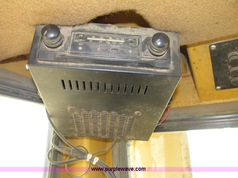 image for item F7433 1996 Caterpillar D6R LGP dozer