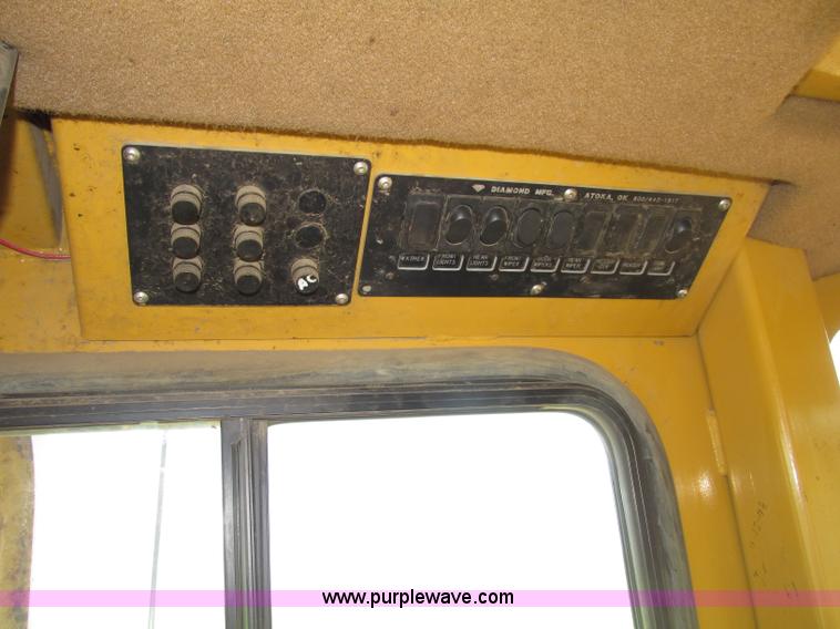 image for item F7433 1996 Caterpillar D6R LGP dozer