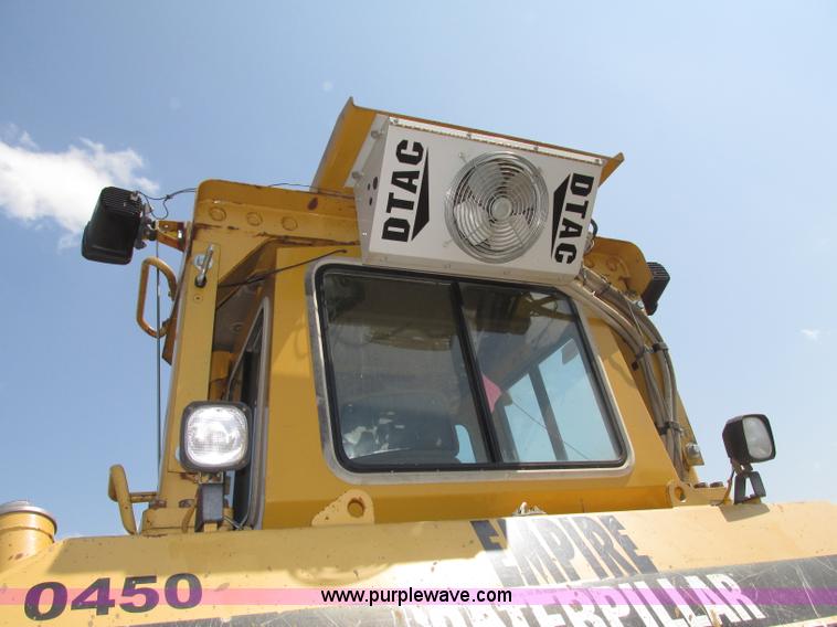 image for item F7433 1996 Caterpillar D6R LGP dozer