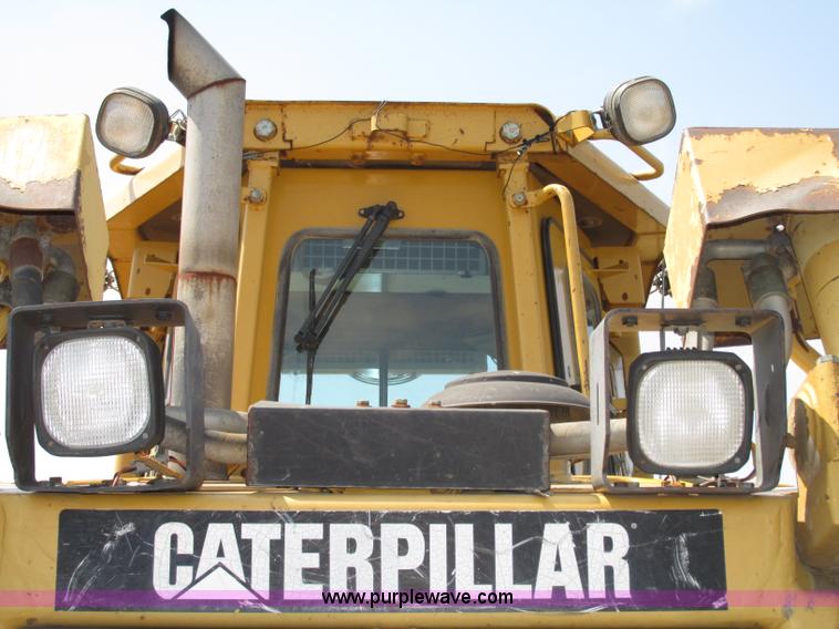 image for item F7433 1996 Caterpillar D6R LGP dozer