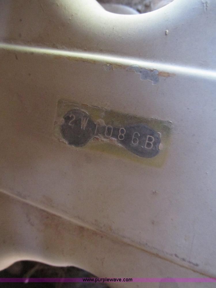 image for item F7433 1996 Caterpillar D6R LGP dozer