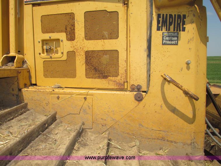 image for item F7433 1996 Caterpillar D6R LGP dozer