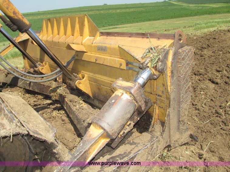 image for item F7433 1996 Caterpillar D6R LGP dozer
