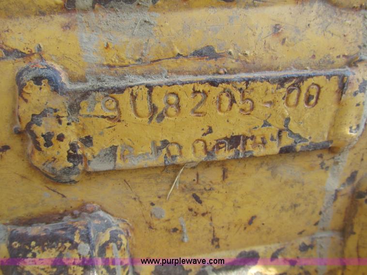 image for item F7433 1996 Caterpillar D6R LGP dozer