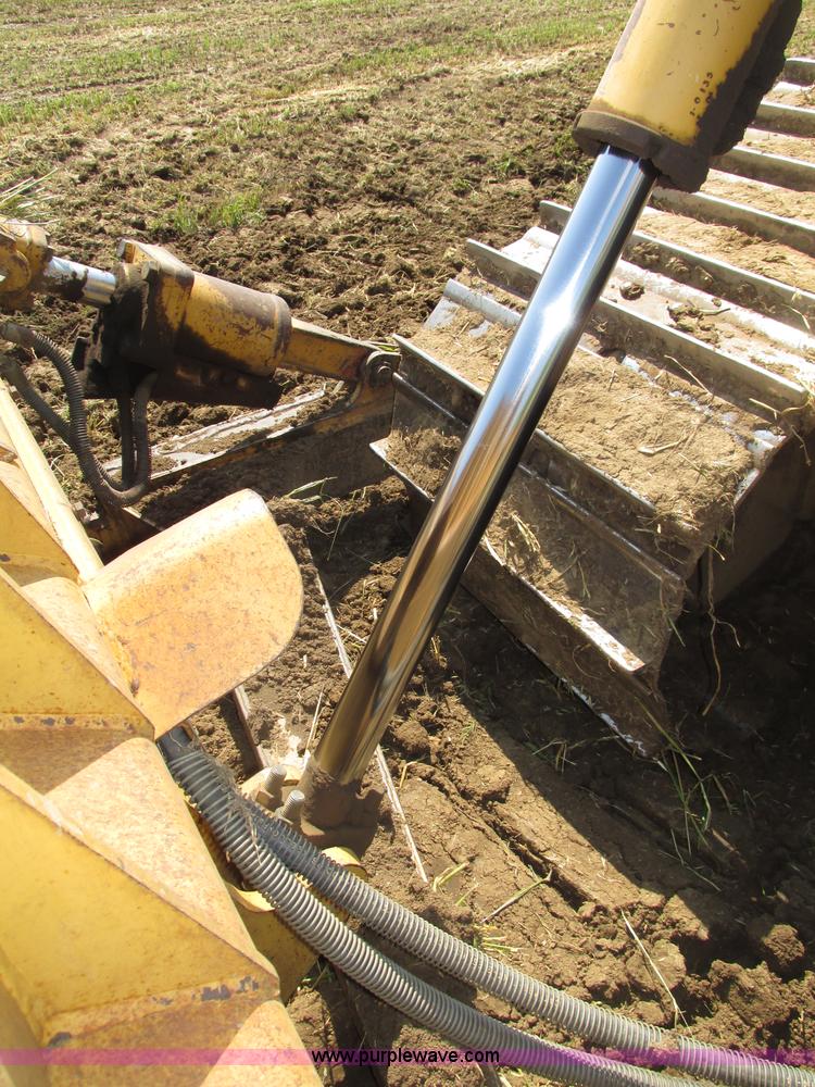 image for item F7433 1996 Caterpillar D6R LGP dozer