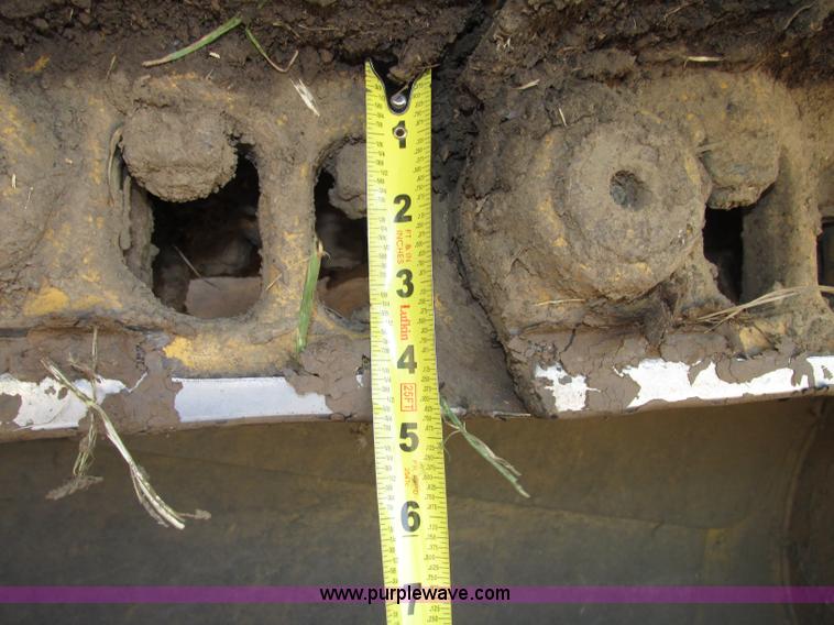 image for item F7433 1996 Caterpillar D6R LGP dozer