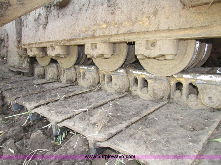 image for item F7433 1996 Caterpillar D6R LGP dozer