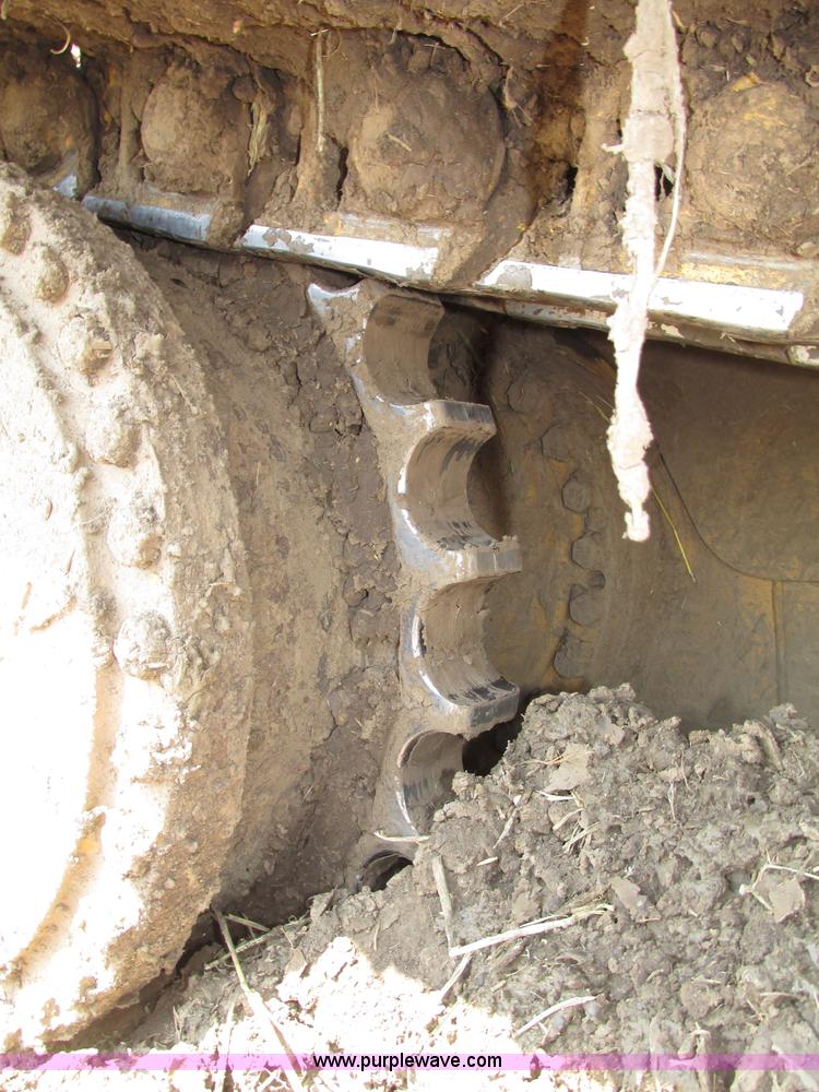 image for item F7433 1996 Caterpillar D6R LGP dozer