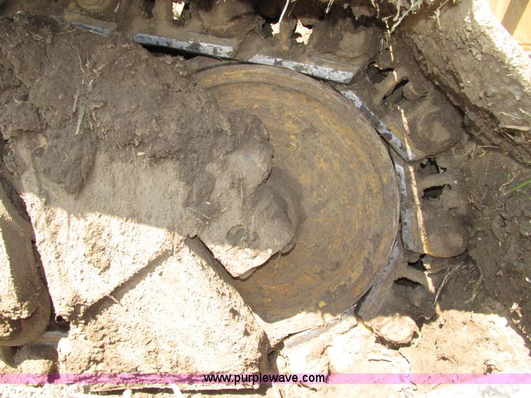 image for item F7433 1996 Caterpillar D6R LGP dozer