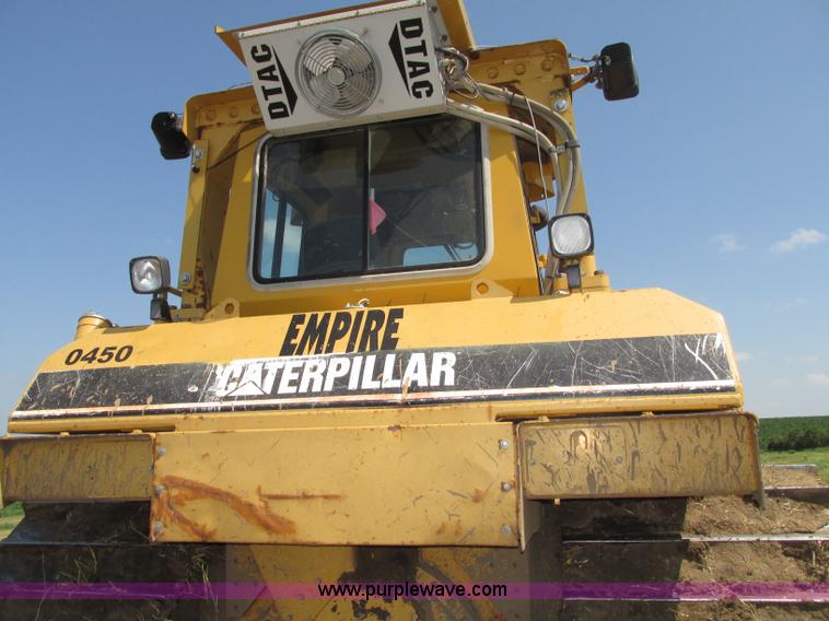 image for item F7433 1996 Caterpillar D6R LGP dozer