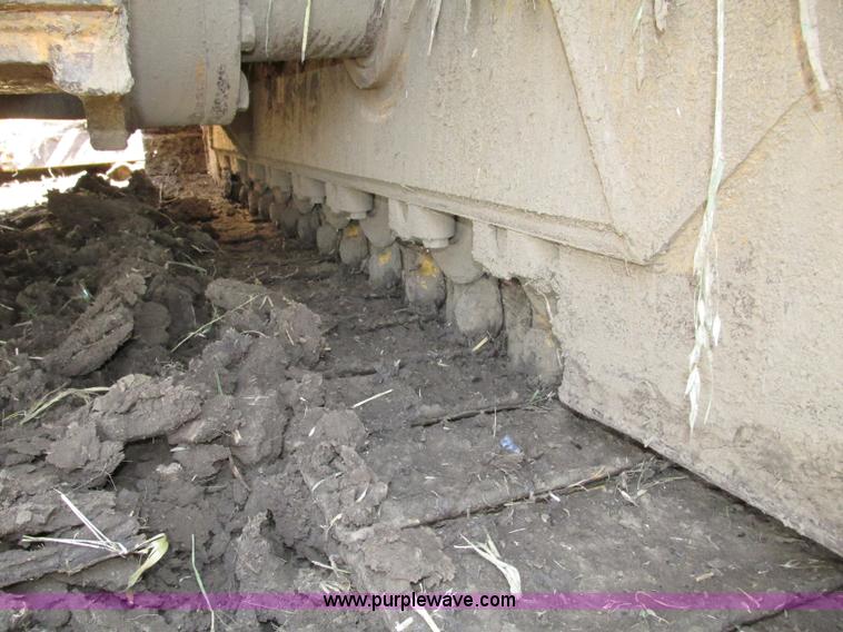 image for item F7433 1996 Caterpillar D6R LGP dozer