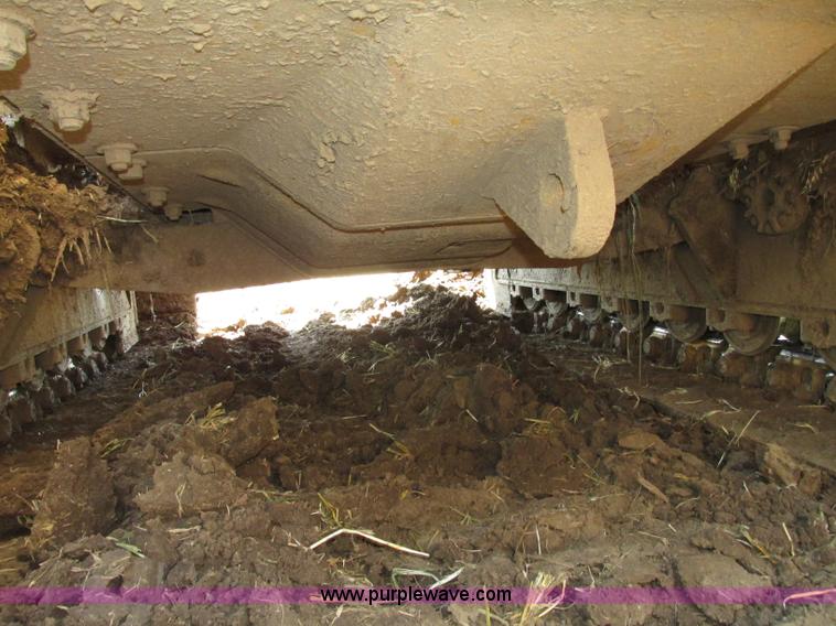 image for item F7433 1996 Caterpillar D6R LGP dozer