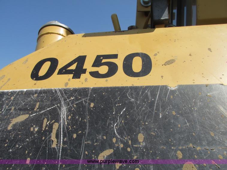 image for item F7433 1996 Caterpillar D6R LGP dozer