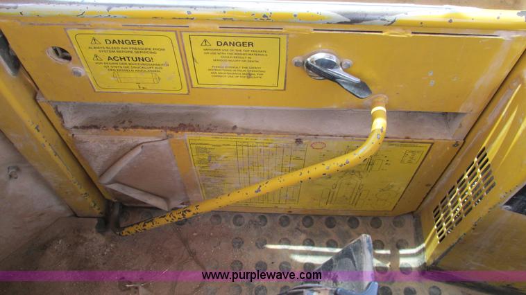 image for item G9265 1995 Moxy MT30R S-3 articulated haul truck