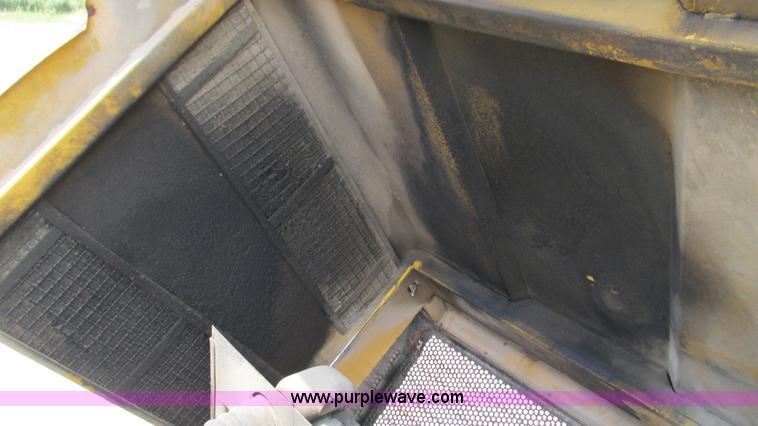 image for item G9265 1995 Moxy MT30R S-3 articulated haul truck