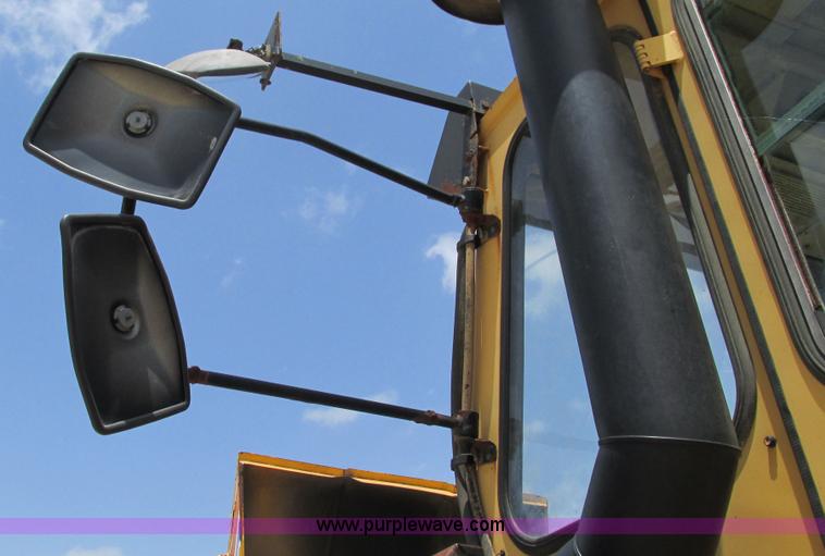 image for item G9265 1995 Moxy MT30R S-3 articulated haul truck