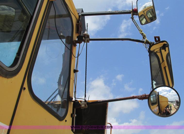 image for item G9265 1995 Moxy MT30R S-3 articulated haul truck