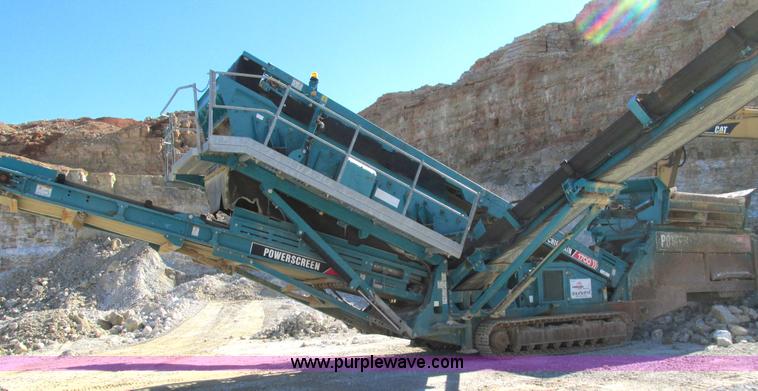 image for item G9266 2008 Powerscreen Chieftain 1700 mobile screen