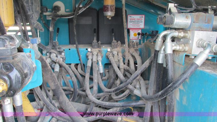 image for item G9266 2008 Powerscreen Chieftain 1700 mobile screen