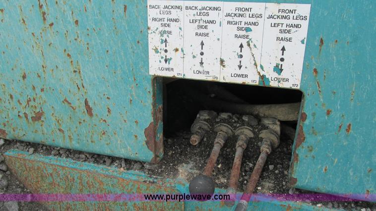 image for item G9266 2008 Powerscreen Chieftain 1700 mobile screen