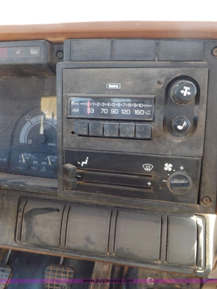 image for item H1796 1991 Chevrolet Kodiak utility truck