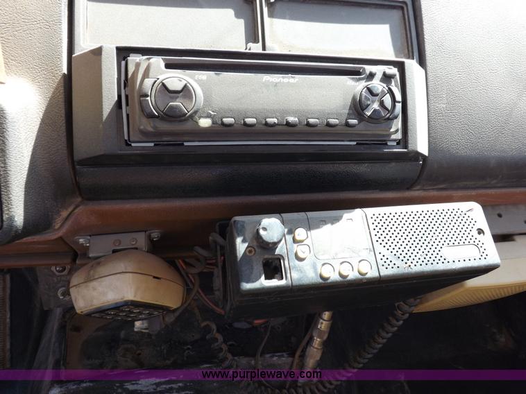 image for item H1796 1991 Chevrolet Kodiak utility truck