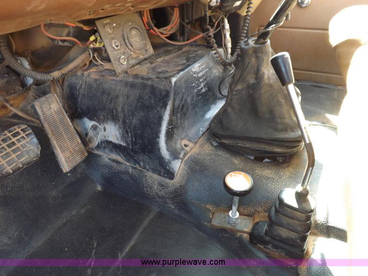 image for item H1796 1991 Chevrolet Kodiak utility truck