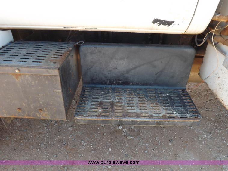 image for item H1796 1991 Chevrolet Kodiak utility truck