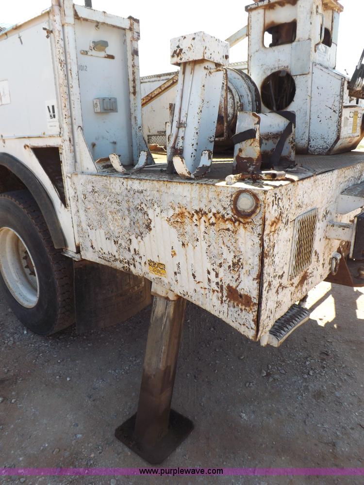 image for item H1796 1991 Chevrolet Kodiak utility truck