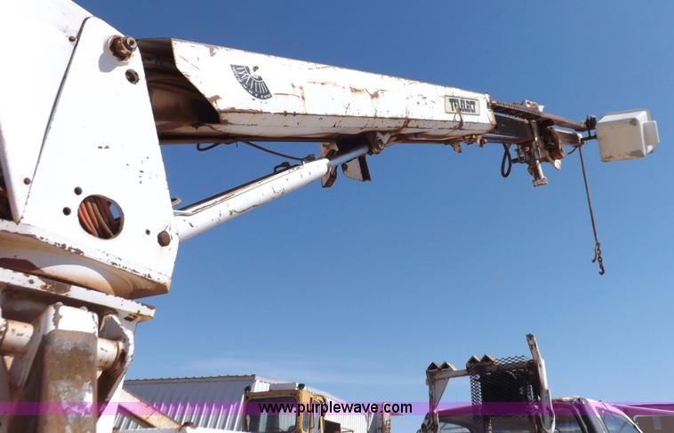 image for item H1796 1991 Chevrolet Kodiak utility truck