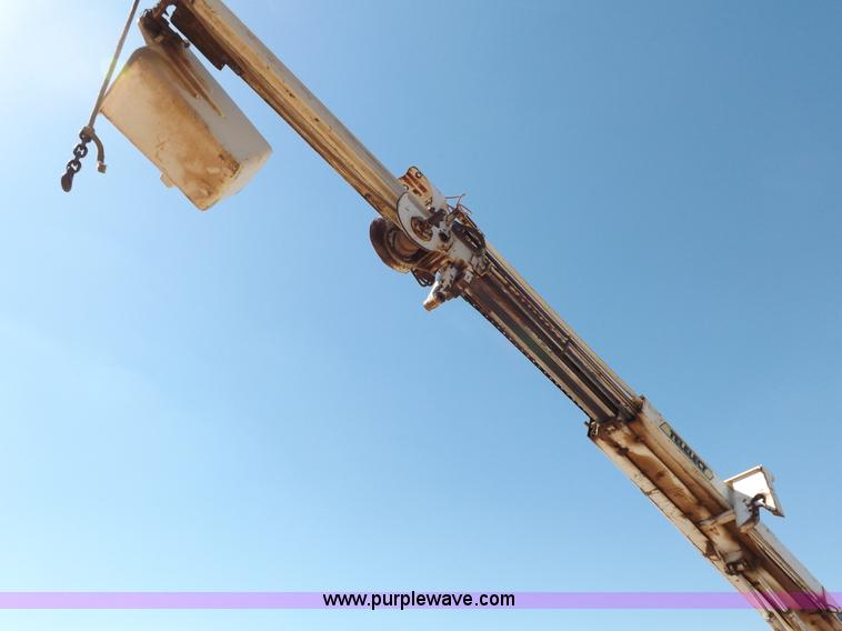 image for item H1796 1991 Chevrolet Kodiak utility truck