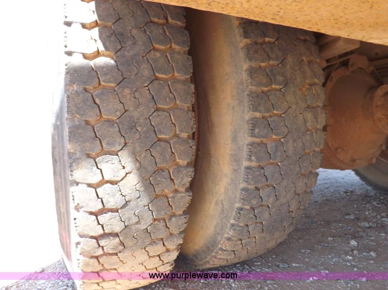 image for item H1796 1991 Chevrolet Kodiak utility truck