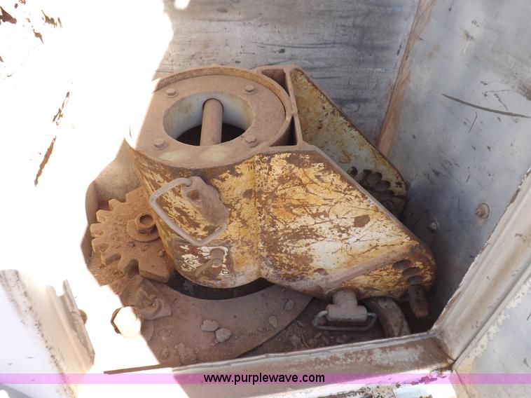 image for item H1796 1991 Chevrolet Kodiak utility truck