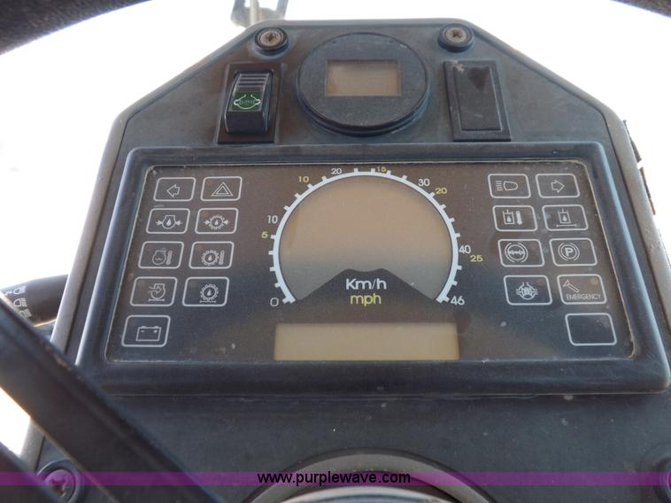 image for item H1798 2002 Case 865 articulated motor grader