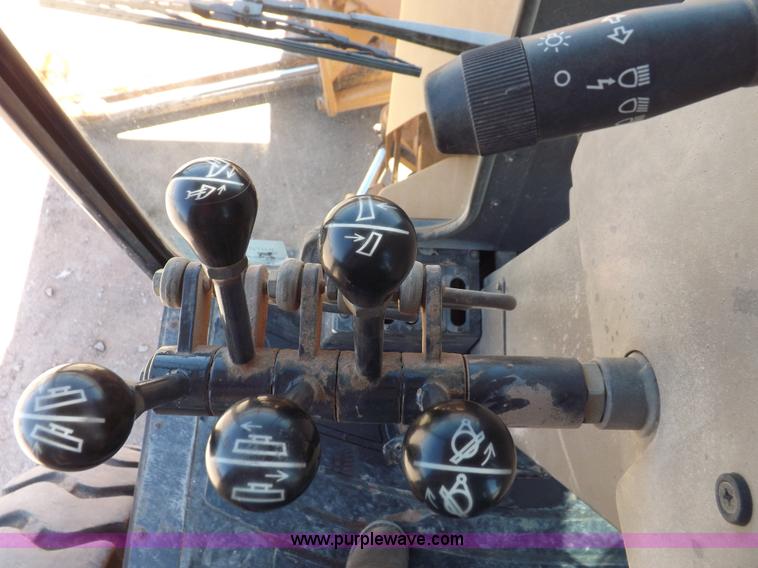 image for item H1798 2002 Case 865 articulated motor grader