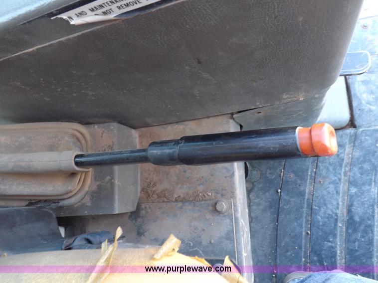 image for item H1798 2002 Case 865 articulated motor grader