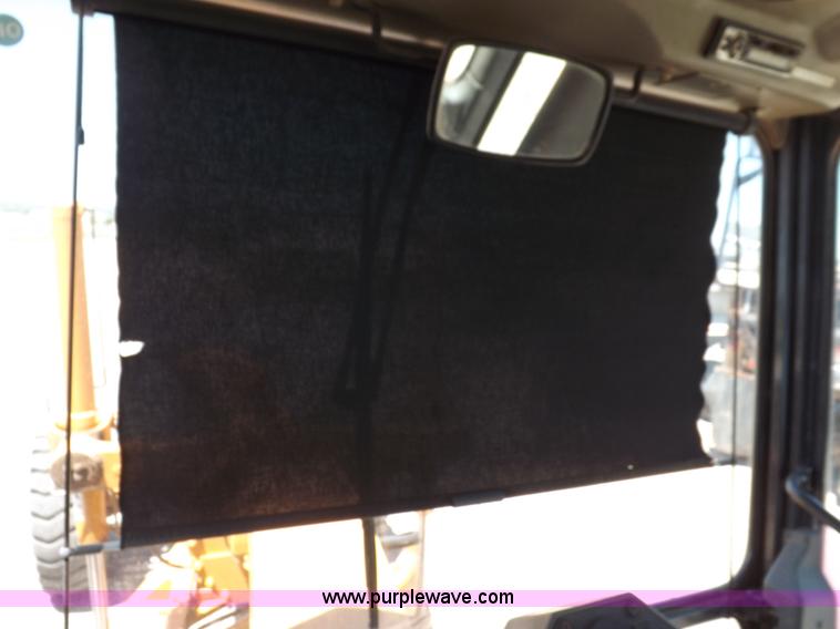 image for item H1798 2002 Case 865 articulated motor grader