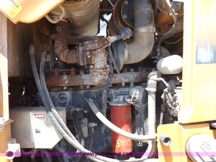 image for item H1798 2002 Case 865 articulated motor grader