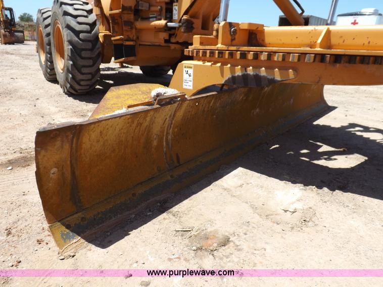 image for item H1798 2002 Case 865 articulated motor grader