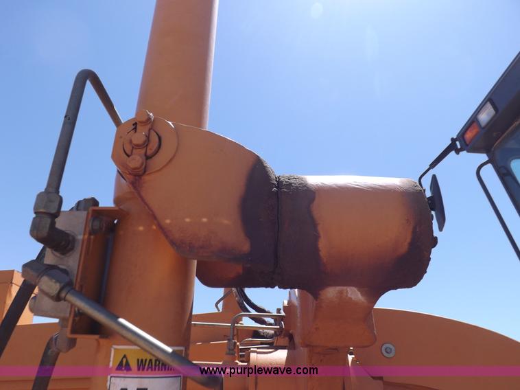 image for item H1798 2002 Case 865 articulated motor grader