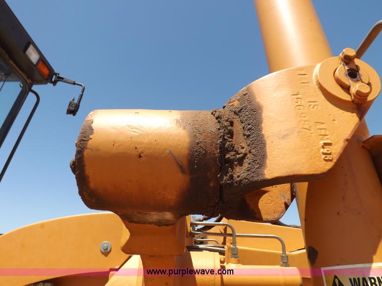 image for item H1798 2002 Case 865 articulated motor grader