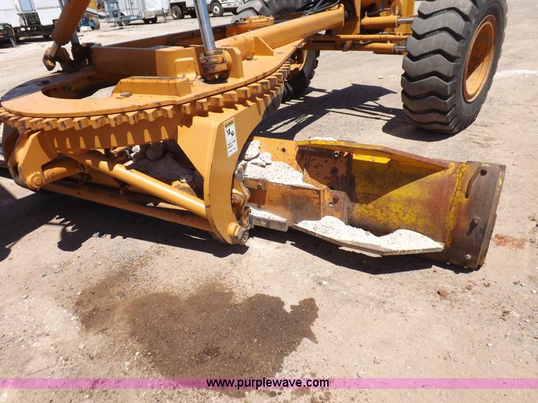 image for item H1798 2002 Case 865 articulated motor grader