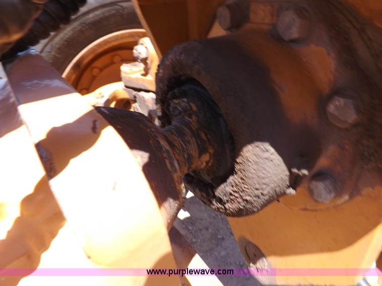 image for item H1798 2002 Case 865 articulated motor grader