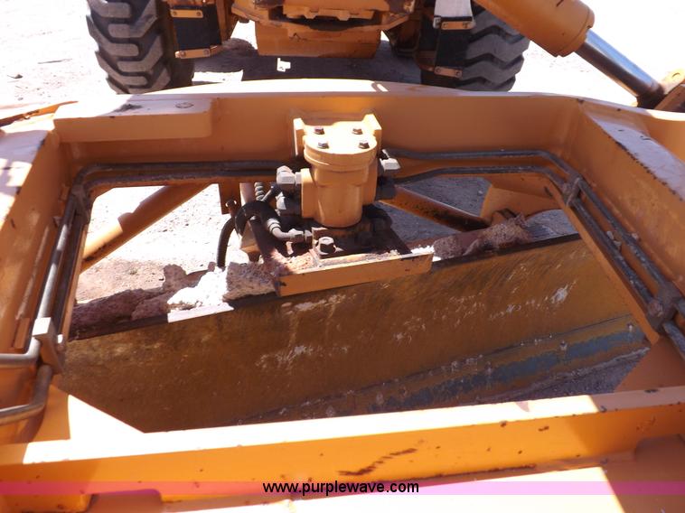 image for item H1798 2002 Case 865 articulated motor grader