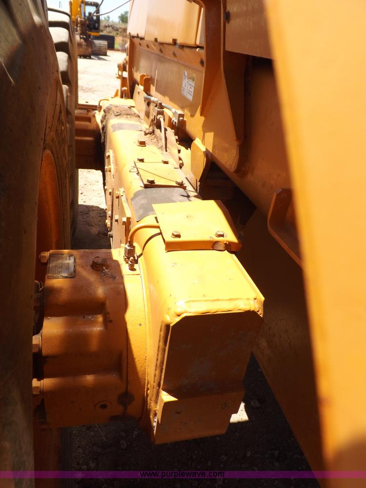 image for item H1798 2002 Case 865 articulated motor grader