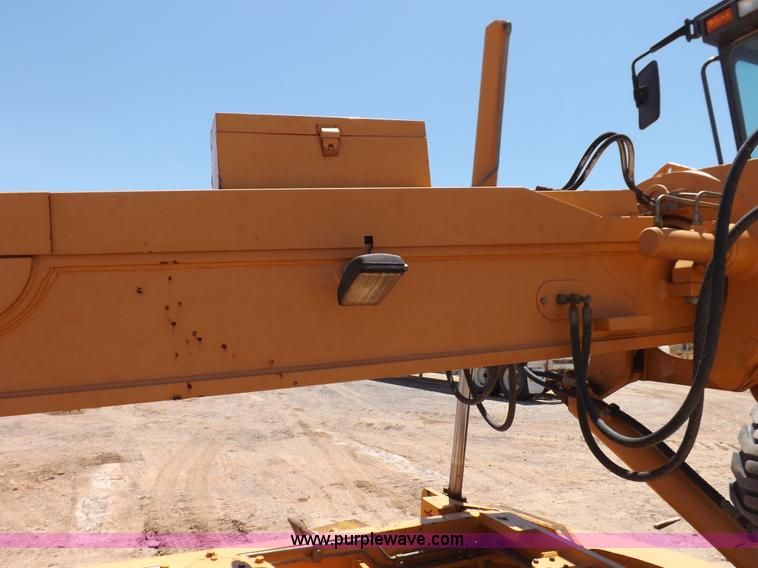 image for item H1798 2002 Case 865 articulated motor grader