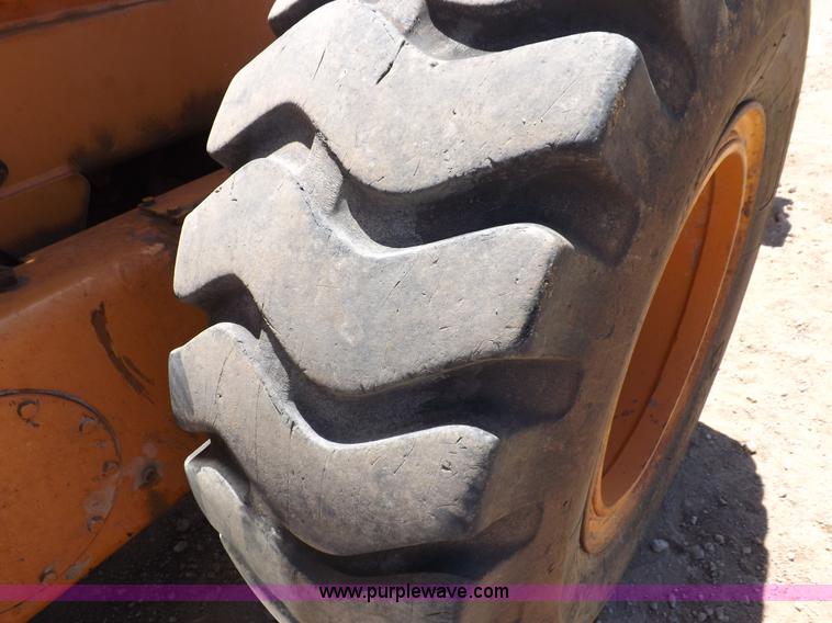 image for item H1798 2002 Case 865 articulated motor grader