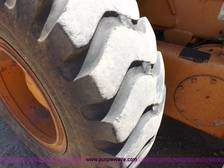 image for item H1798 2002 Case 865 articulated motor grader