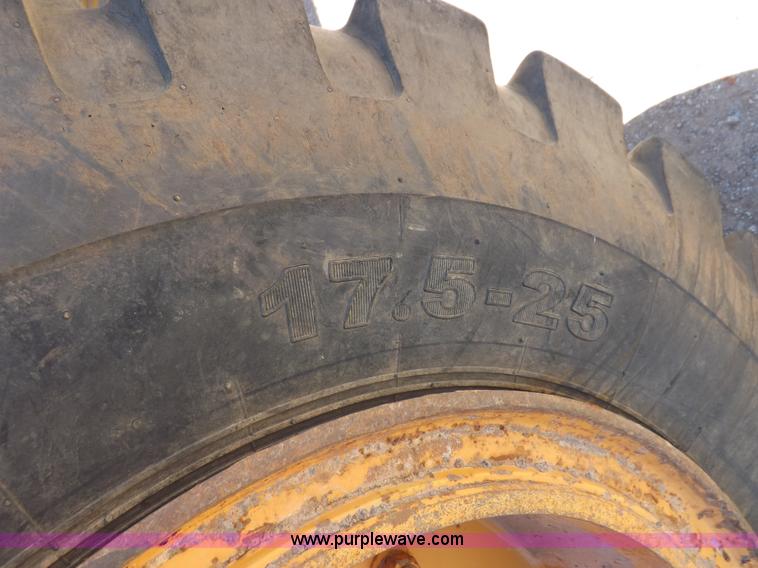 image for item H1798 2002 Case 865 articulated motor grader