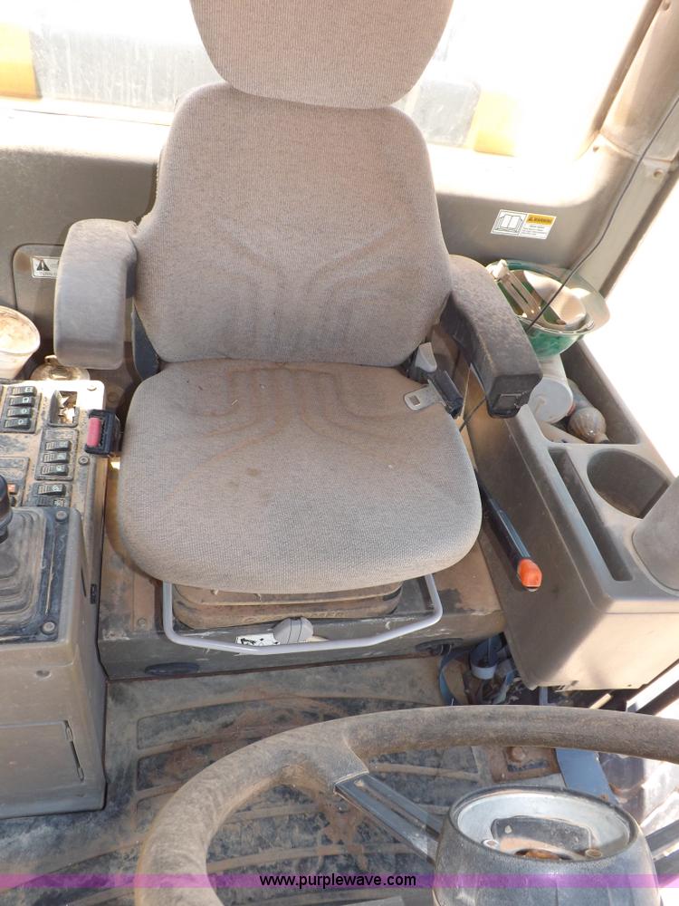 image for item H1799 2004 Case 865 DHP articulated motor grader